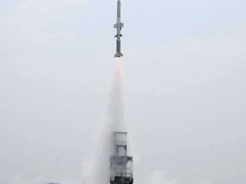 India ejecuta pruebas de defensa antimisiles y misiles de ataque