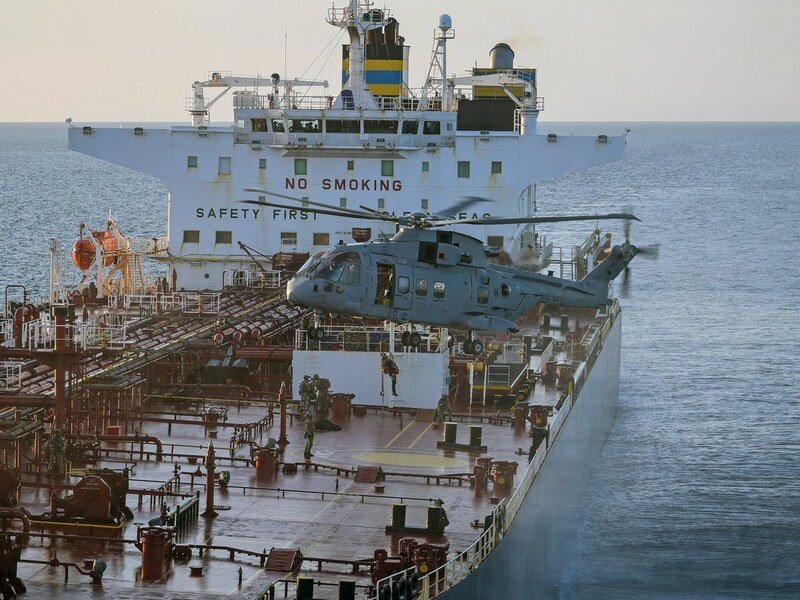 El Reino Unido intercepta y aborda un petrolero en el Canal de la Mancha