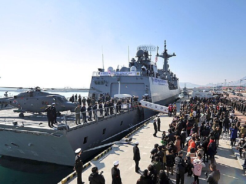 Ceremonia de despedida de la Unidad Cheonghae.