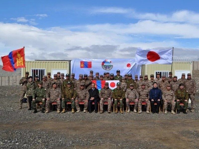 Del 20 de agosto al 17 de septiembre de 2025, durante las jornadas de instrucción técnica del programa, integrantes de las Fuerzas de Autodefensa de Japón (JMOD/JGSDF) se reunieron con 42 efectivos de la Unidad de Ingenieros del Ejército de Mongolia con e